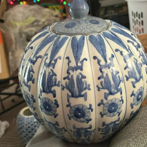 Chinese blue and white ginger jar, 1990s vintage decorative porcelain vase